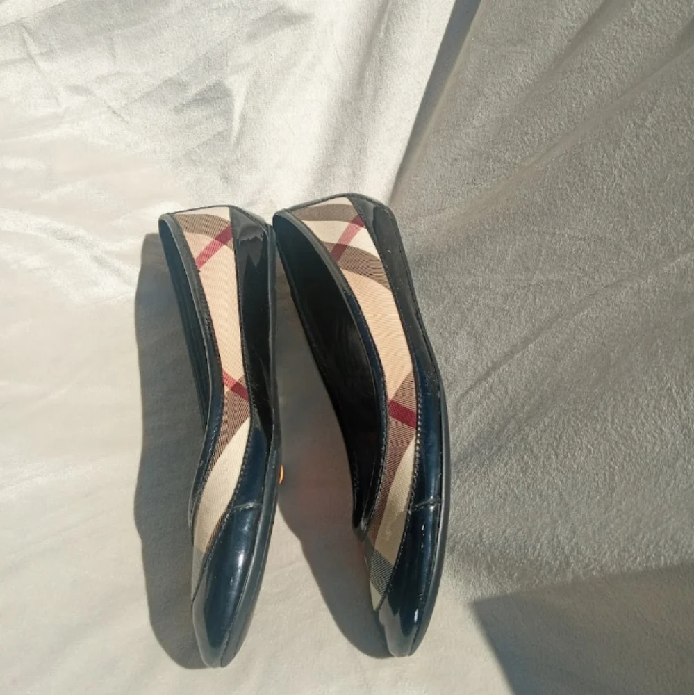 Burberry - Picture 8 of 11